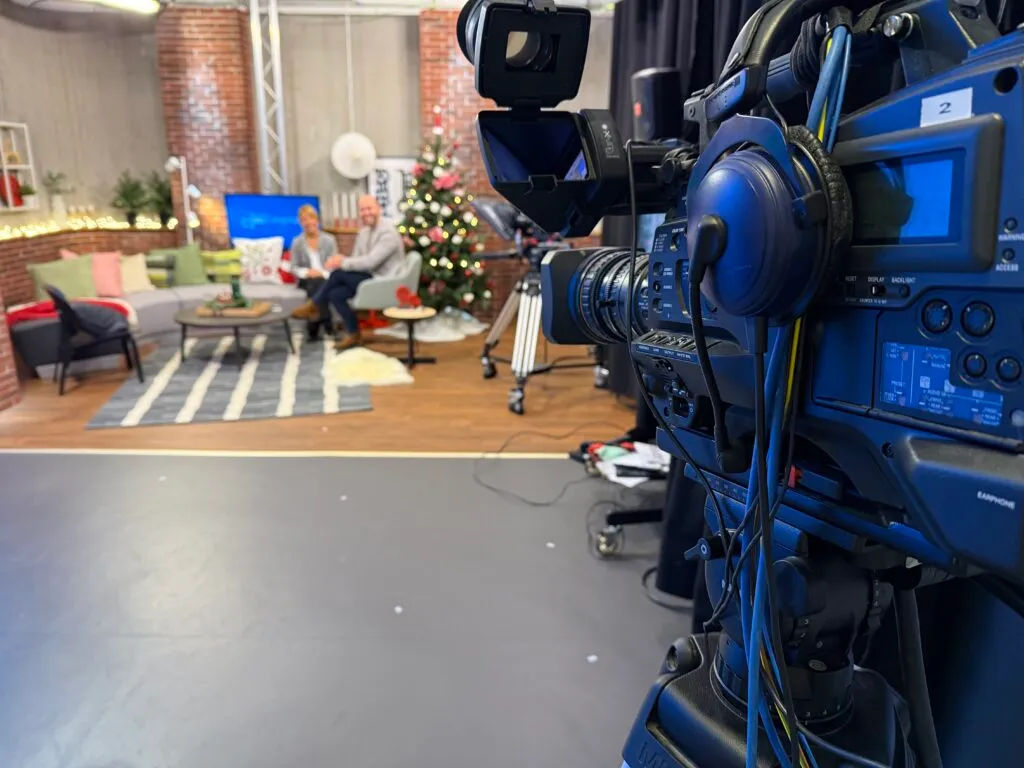 Fernseh-Studio mit Kamera